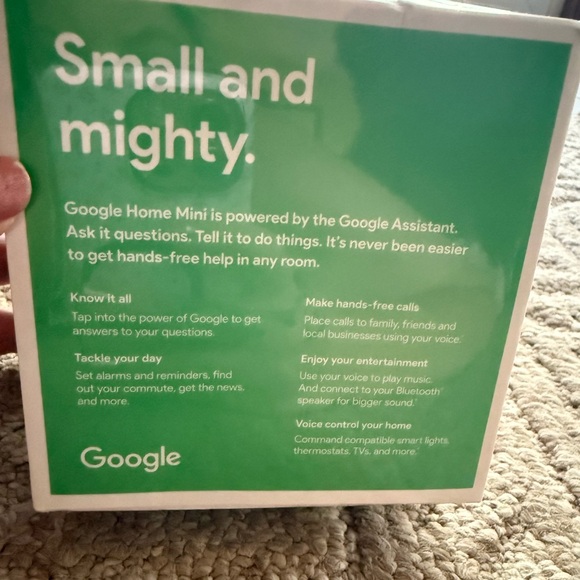 Google Home Mini in Aqua (1st generation) - Picture 3 of 5